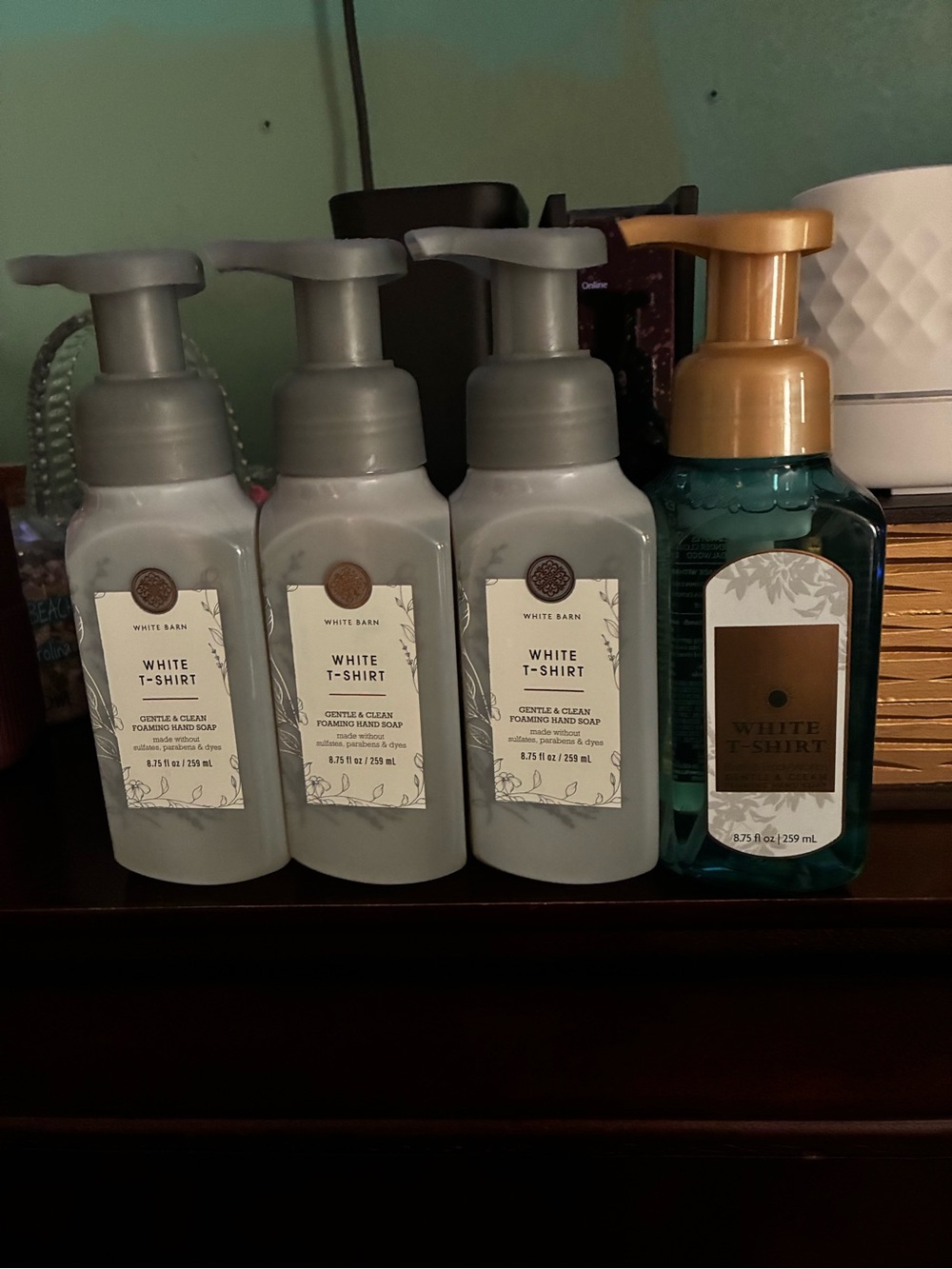 White Barn White T-Shirt Gentle Foaming Hand Soap - Gray & Teal (4)